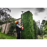 MILWAUKEE M18 FHETE27-0 FUEL prodloužený tyčový plotostřih 267 cm 4933492910