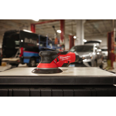 MILWAUKEE M12 FROS5-0 FUEL 150 mm excentrická bruska s oběžným kolem 5 mm 4933493650
