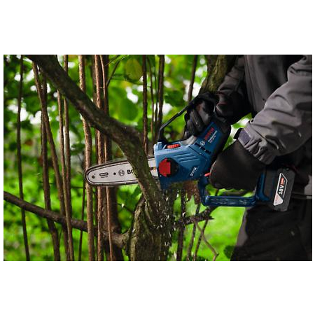 BOSCH GKE 18V-20 Akumulátorová řetězová pila 06008D7100