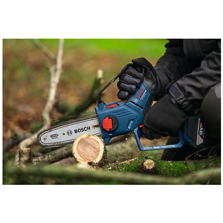 BOSCH GKE 18V-20 Akumulátorová řetězová pila 06008D7100