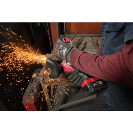 MILWAUKEE M18 FSAG125X-501B Aku úhlová bruska s posuvným spínačem 125 mm, 1 x M18 B5 + M12-18 C+ taška, 4933500779