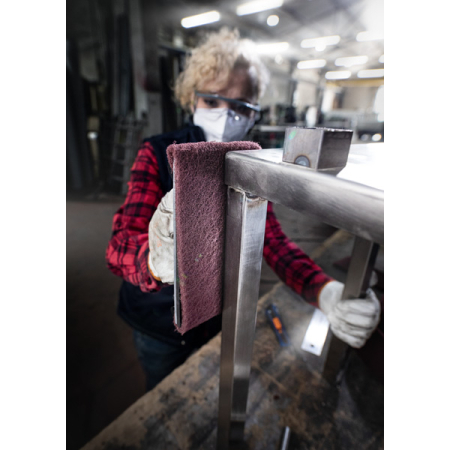 BOSCH Role rouna EXPERT N880 pro ruční broušení 150 mm × 10 m, Medium S 2608901235