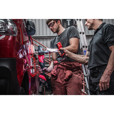 MILWAUKEE M12 CML M12™ přizpůsobitelné barevné světlo 4933479366