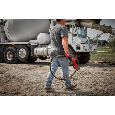 MILWAUKEE M18 FUEL™ Jehlový ponorný vibrátor na beton s kabelem 2,4 m 4933479599