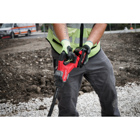 MILWAUKEE M18 FUEL™ Jehlový ponorný vibrátor na beton s kabelem 2,4 m 4933479600
