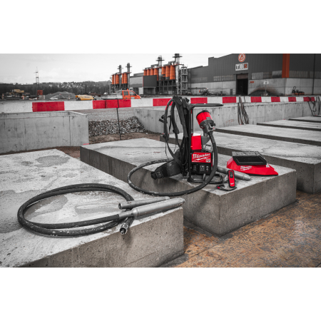 MILWAUKEE MX FUEL™ batohový ponorný vibrátor  do betonu 4933479595