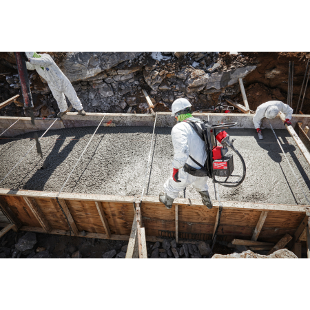 MILWAUKEE MX FUEL™ batohový ponorný vibrátor  do betonu 4933479595
