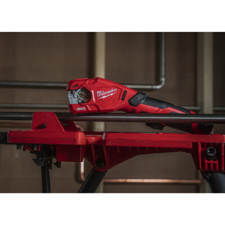 MILWAUKEE M12™ RAPTOR™ řezák na nerezové trubky 4933479242