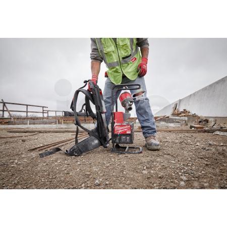 MILWAUKEE MX FUEL™ batohový ponorný vibrátor  do betonu 4933479595