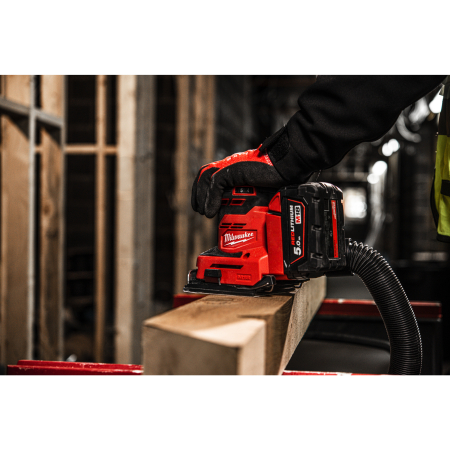 MILWAUKEE M18 BQSS M18™ vibrační bruska na čtvrtinu listu brusného papíru 4933479967