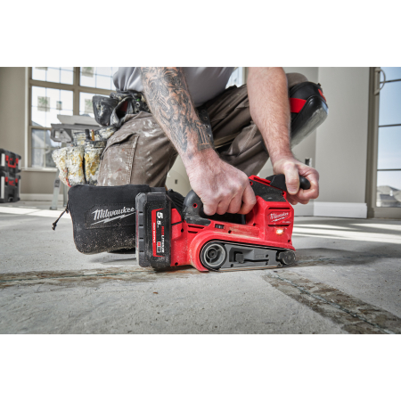 MILWAUKEE M18 FBTS75 M18 FUEL™ 75 mm pásová bruska 4933479616