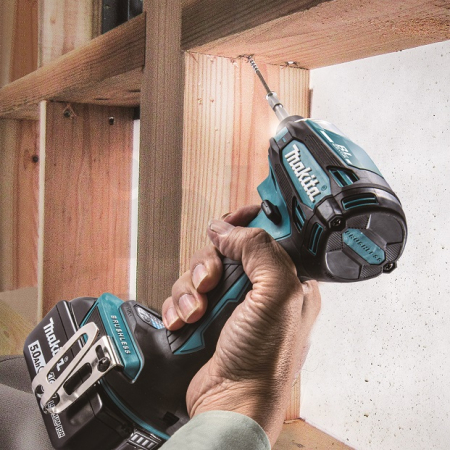 Makita - Aku rázový šroubovák 1/4" Li-ion LXT 18V/5,0Ah, Makpac DTD172RTJ