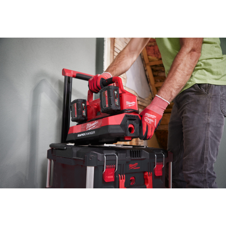MILWAUKEE M18 PC6 šestiportová rychlonabíječka pro packout 4932480162