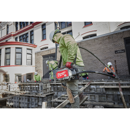 MILWAUKEE MX FUEL™ kufříkový ponorný vibrátor do betonu 4933479608
