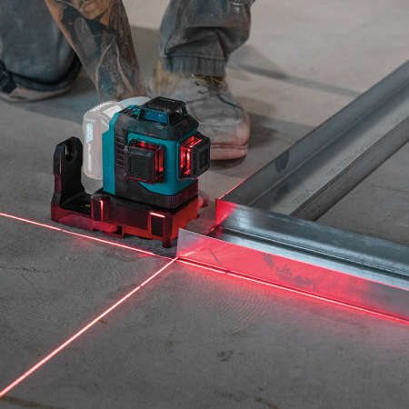 Makita - Aku čárový laser, červený, Li-ion CXT 10,8/12V, bez aku   Z SK700D