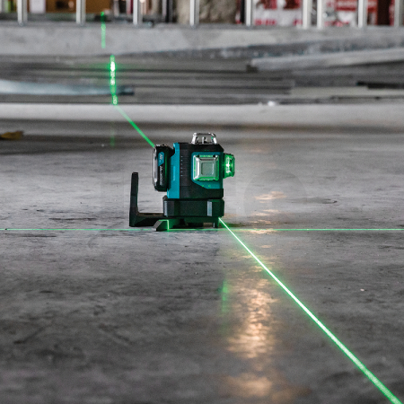 Makita - Aku čárový laser, zelený, Li-ion CXT 10,8/12V, bez aku   Z SK700GD