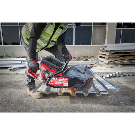 MILWAUKEE MXFCOS350-601 - MX FUEL™ 350 mm rozbrušovací pila 4933471833