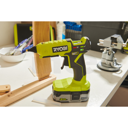 RYOBI RGL18 18V Akumulátorová duální lepící pistole 5133005002