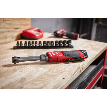 MILWAUKEE M12 FHIR38LR-0 FUEL ⅜″ vysokorychlostní ráčna s prodlouženou hlavou 4933480791