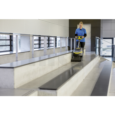 Podlahový mycí stroj bateriový KÄRCHER BR 35/12 C Bp Pack Go!Further 1.783-494.0