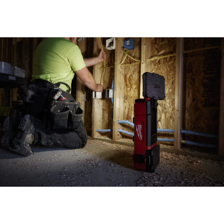 MILWAUKEE M12™ PACKOUT™ prostorová svítilna 1400 lumenů 4933480473