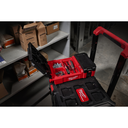 MILWAUKEE M12™ PACKOUT™ prostorová svítilna 1400 lumenů 4933480473