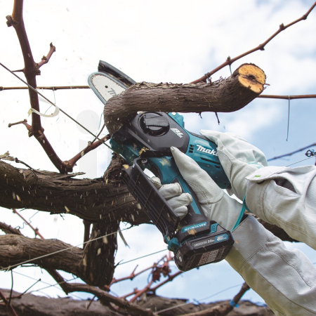 Makita - Aku prořezávací pila 100 mm Li-ion CXT 12V/1x2,0 Ah UC100DWA01
