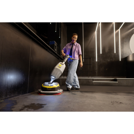 Podlahový mycí stroj KÄRCHER K-Mop 46 1.783-484.0