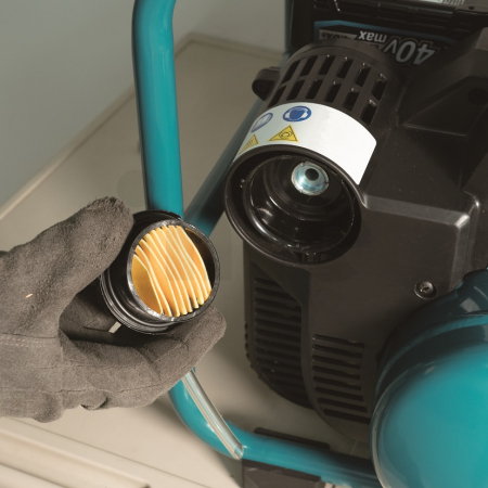 Makita - Aku kompresor Li-ion XGT 40V, bez aku   Z AC001GZ