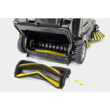 Zametací stroj s odsáváním KÄRCHER KM 125/130 Bp + KSSB 0.300-234.0