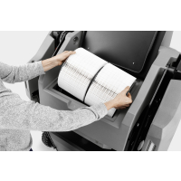 Zametací stroj s odsáváním KÄRCHER KM 100/120 R Bp Pack 160Ah Li+FC 1.280-174.0