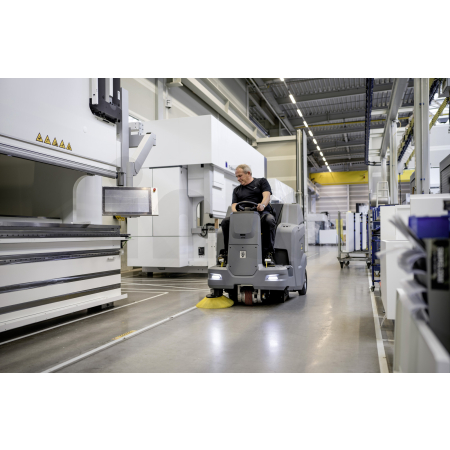 Zametací stroj s odsáváním KÄRCHER KM 100/120 R Bp Pack 160Ah Li+FC 1.280-174.0