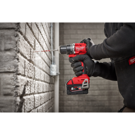 MILWAUKEE M18 BLPDRC-502C kompaktní bezuhlíková příklepová vrtačka 4933492826