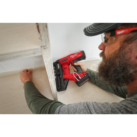 MILWAUKEE M18 FN16GS-0X přímá hřebíkovačka 16 GA 4933493353