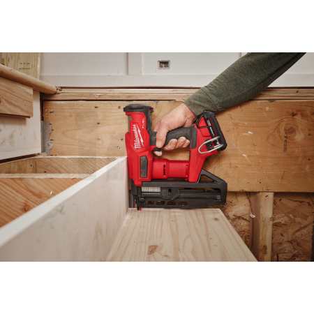 MILWAUKEE M18 FN16GS-0X přímá hřebíkovačka 16 GA 4933493353