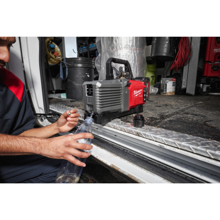 MILWAUKEE M18 FVP5-801 vakuové čerpadlo 4933498380