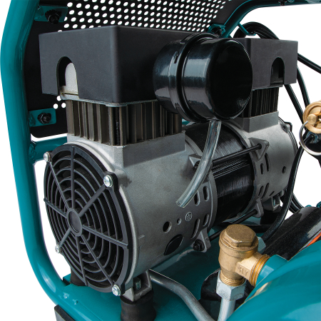 Makita - Kompresor 650W,22 kg MAC210Q