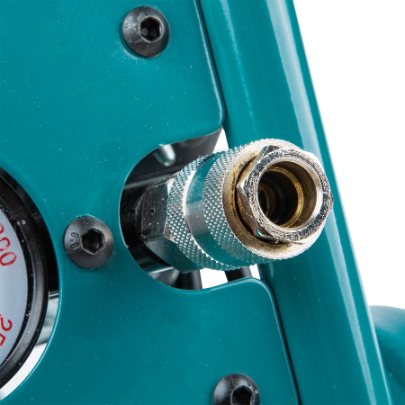 Makita - Kompresor 650W,22 kg MAC210Q