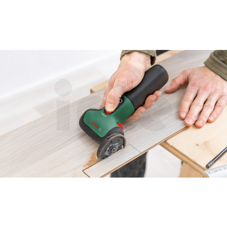 BOSCH Akumulátorové řezání a broušení EasyCut&Grind pro snadné řezání a broušení 06039D2000