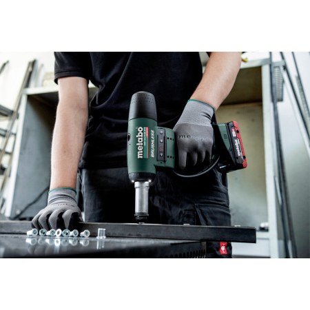 METABO NMP 18 LTX BL M10 Akumulátorová nýtovaní pistole na nýtovací matice 601788800