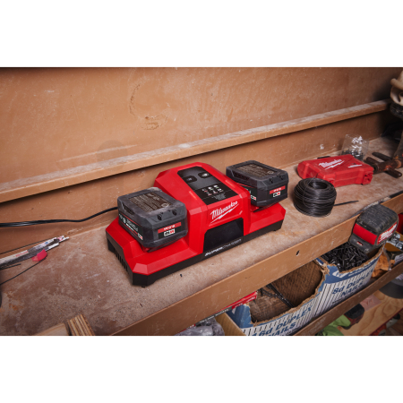 MILWAUKEE M18 FUEL ™ supernabíječka se dvěma sloty 4932492531