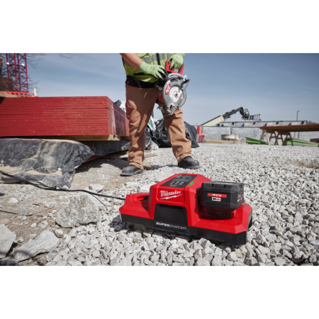 MILWAUKEE M18 FUEL ™ supernabíječka se dvěma sloty 4932492531