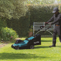 Makita - Aku sekačka 380mm Li-ion XGT 40V/4,0Ah LM003GM103