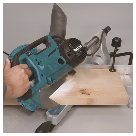 Makita - Pokosová pila se světlem 260mm,1450W LS1110F