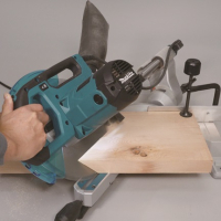 Makita - Pokosová pila se světlem 260mm,1450W LS1110F
